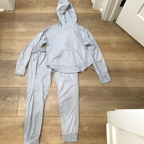 Target- All In Motion matching gray set, girls - Picture 1 of 11